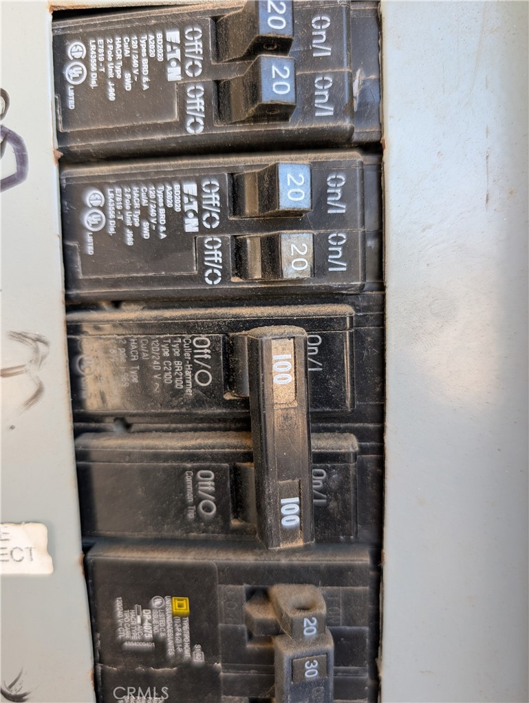 https://media.crmls.org/medias/f79c6b9f-72eb-4d4a-b848-d653df32fddb.jpg?preset=X-Large