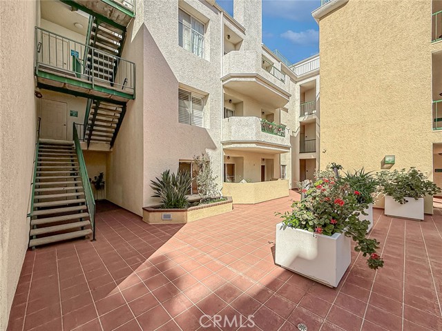 Detail Gallery Image 48 of 50 For 5420 Sylmar Ave #118,  Sherman Oaks,  CA 91401 - 2 Beds | 2 Baths