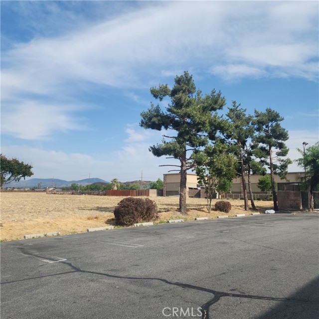 0 E Commonweaith Avenue, San Jacinto CA: https://media.crmls.org/medias/f79ccf7e-8680-4bca-a9bc-8e2c8161784f.jpg
