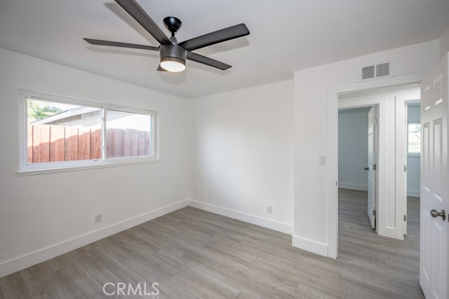 Detail Gallery Image 12 of 24 For 1069 Erringer Rd, Simi Valley,  CA 93065 - 4 Beds | 2 Baths