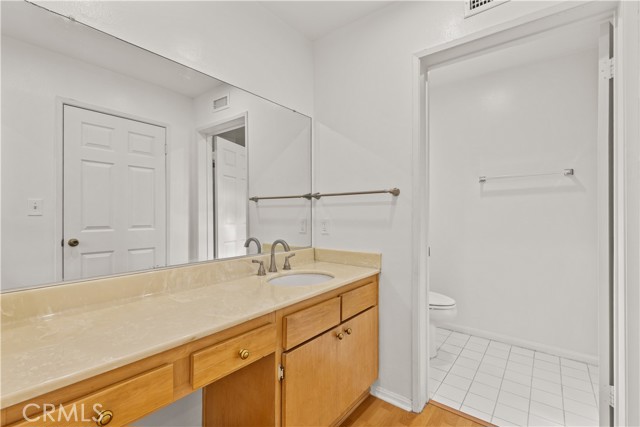 Detail Gallery Image 10 of 20 For 4430 Noble Ave #208,  Sherman Oaks,  CA 91403 - 2 Beds | 2 Baths