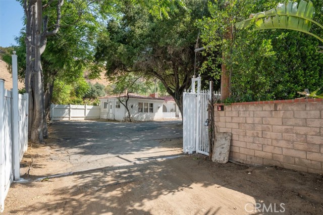 Detail Gallery Image 32 of 32 For 9953 La Tuna Canyon Rd, Sun Valley,  CA 91352 - 3 Beds | 2 Baths