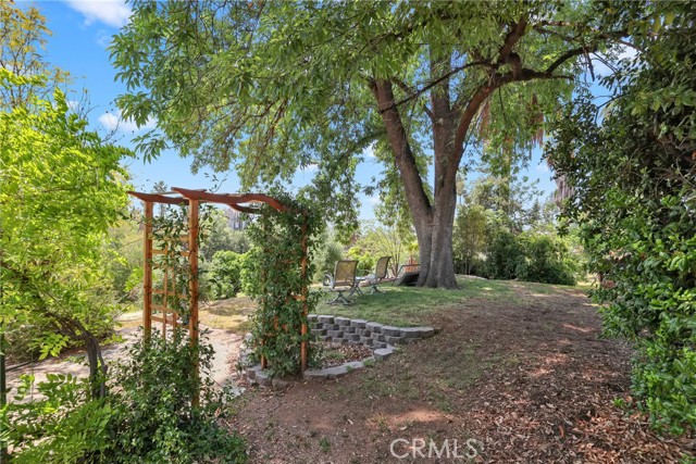 120 Franklin Avenue, Redlands CA: https://media.crmls.org/medias/f79ece27-f1e8-435b-b362-3a9f18cfd66f.jpg