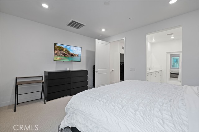 Detail Gallery Image 28 of 71 For 26799 Keystone Loop, Valencia,  CA 91381 - 3 Beds | 3 Baths