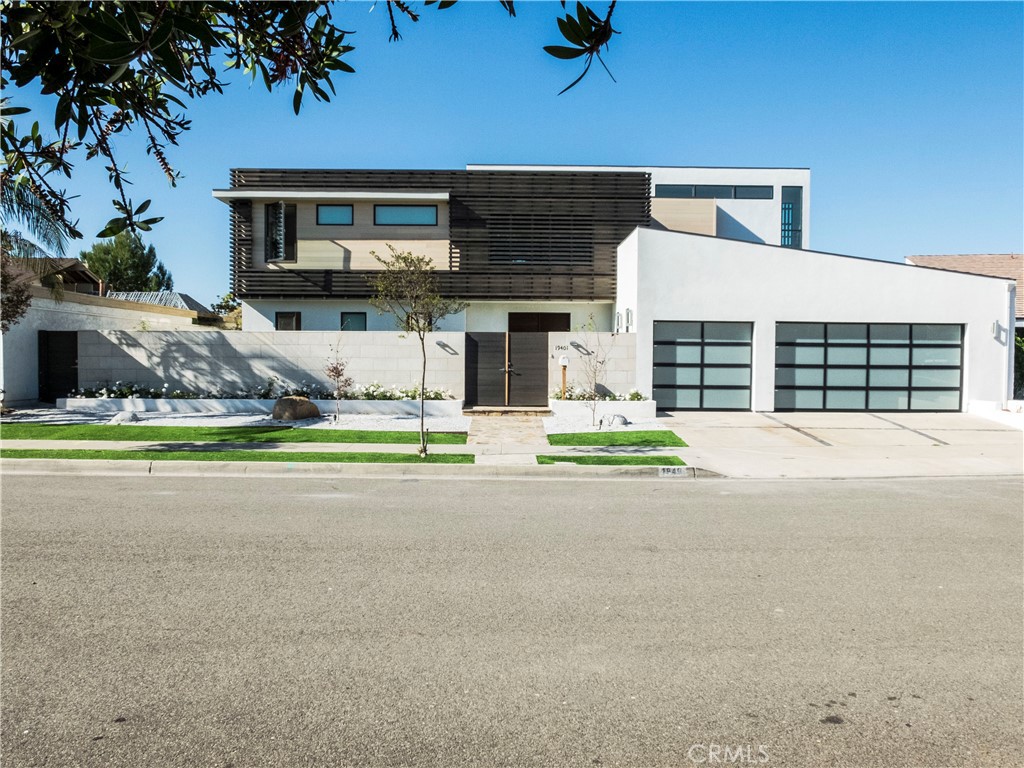 19401 De Vry Drive, Irvine, CA 92603