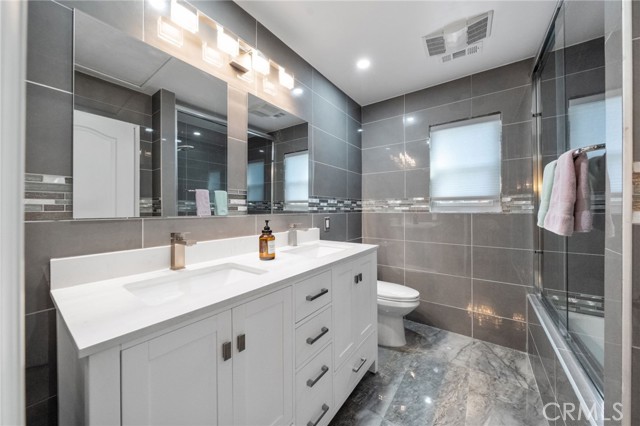 40493 Calle Katerine, Temecula CA: https://media.crmls.org/medias/f79f3670-da58-4e11-99a3-0b8fe3b64b12.jpg