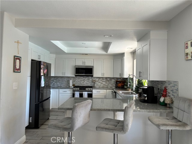 Detail Gallery Image 5 of 23 For 40060 Milkwood Lane, Murrieta,  CA 92562 - 4 Beds | 2/1 Baths