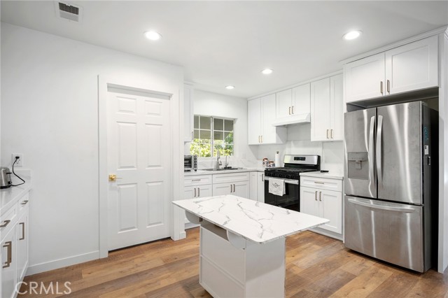 Detail Gallery Image 10 of 34 For 7577 Valaho Dr, Tujunga,  CA 91042 - 3 Beds | 3 Baths