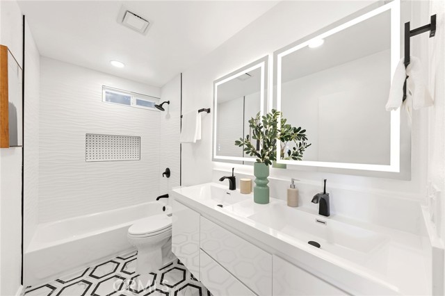 Image 41 of 56 For 19841 Lombardy Lane