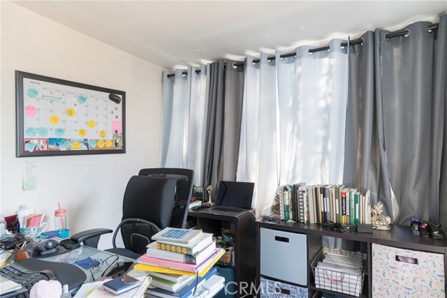 1517 E 1st Street, Long Beach CA: https://media.crmls.org/medias/f7a19e4b-16ef-4301-bcde-0345965e48a9.jpg