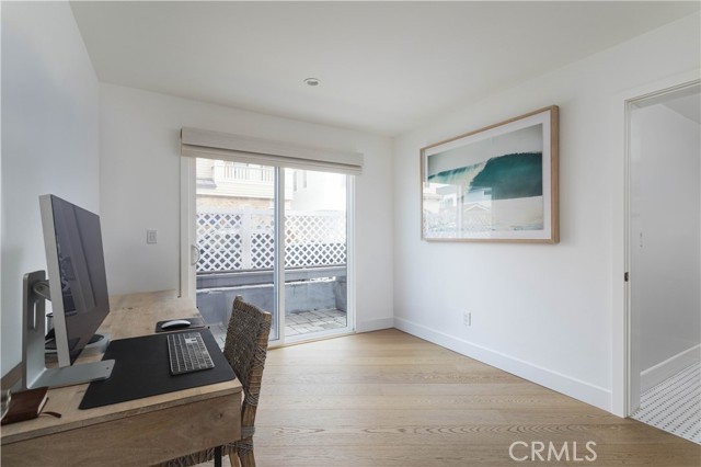 Detail Gallery Image 8 of 23 For 1520 Abalone, Newport Beach,  CA 92662 - 4 Beds | 3/2 Baths