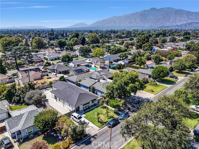 2451 Graydon Avenue, Monrovia CA: https://media.crmls.org/medias/f7a3b1e6-4662-4e77-b167-645c67f7a45f.jpg