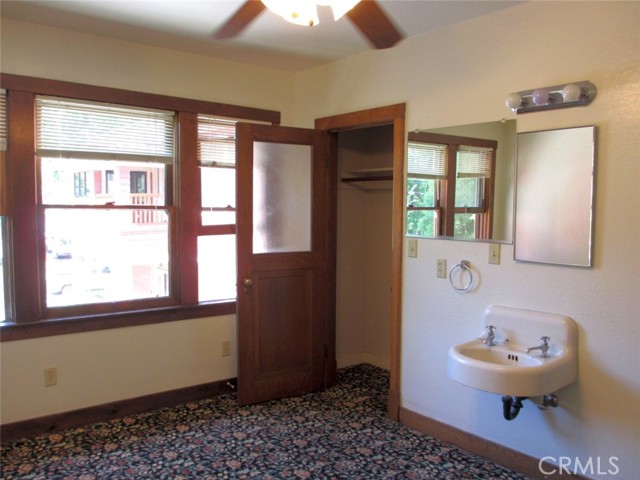 330 W 4th Street, Chico CA: https://media.crmls.org/medias/f7a3f44e-d9b0-4861-ac44-b7e82ff1d3ad.jpg