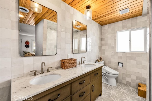 9124 Joshua Lane, Yucca Valley CA: https://media.crmls.org/medias/f7a5a00d-85e7-41fc-b81e-1d41935c07bb.jpg