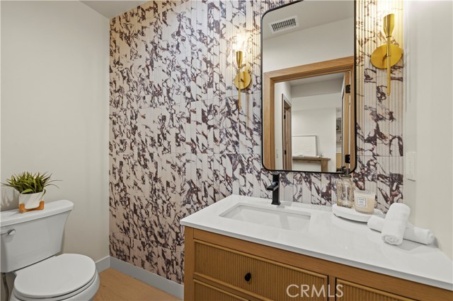 Detail Gallery Image 20 of 52 For 17446 Hatteras St, Encino,  CA 91316 - 4 Beds | 3/1 Baths