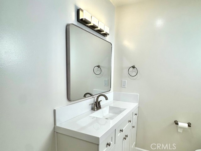 Detail Gallery Image 6 of 8 For 13003 Calvert St, Van Nuys,  CA 91401 - 3 Beds | 2 Baths