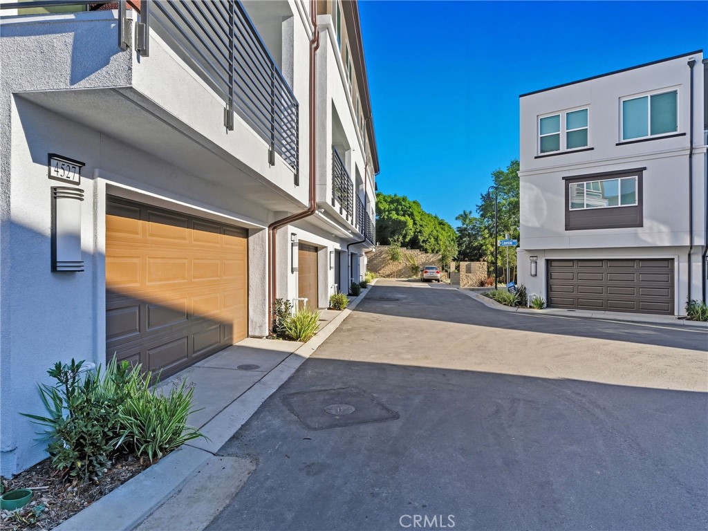 MLS #OC25245479 image #24