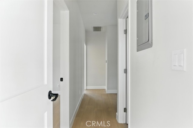 Detail Gallery Image 3 of 20 For 1172 Wilton, Hollywood,  CA 90038 - 2 Beds | 1 Baths
