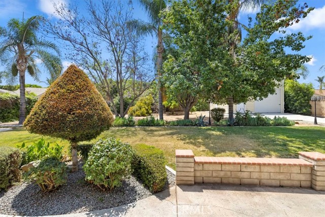 10854 Beltramo Circle, Riverside CA: https://media.crmls.org/medias/f7a90c11-33b0-4e89-9a40-bb5b1458c688.jpg