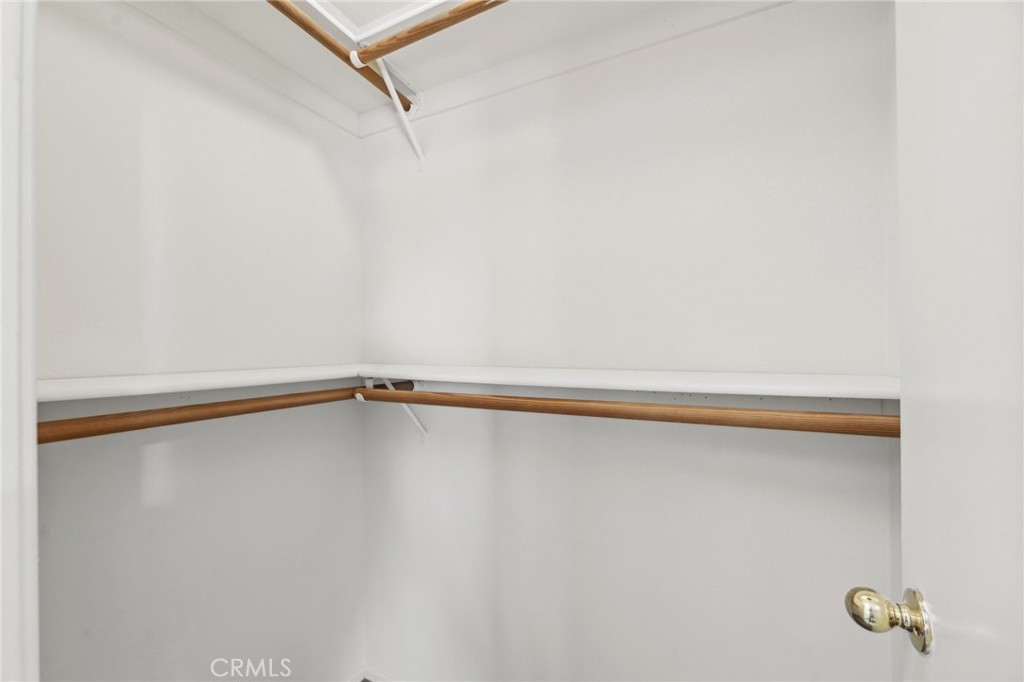 https://media.crmls.org/medias/f7a93231-a097-458b-914a-b1ca32179406.jpg?preset=X-Large
