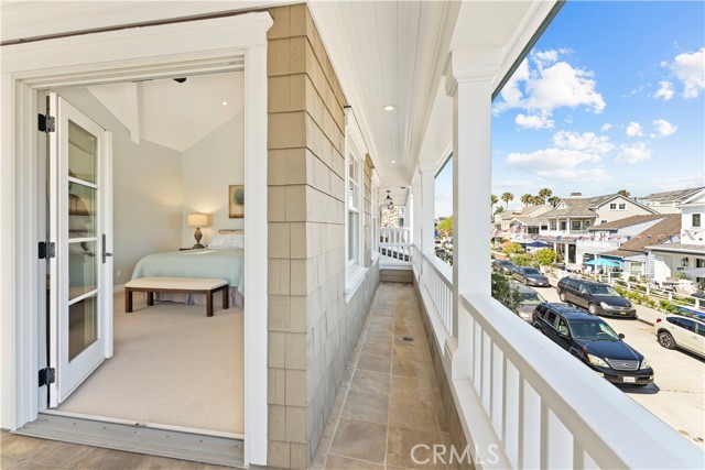 Detail Gallery Image 33 of 44 For 115 Topaz Ave, Newport Beach,  CA 92662 - 3 Beds | 3/1 Baths