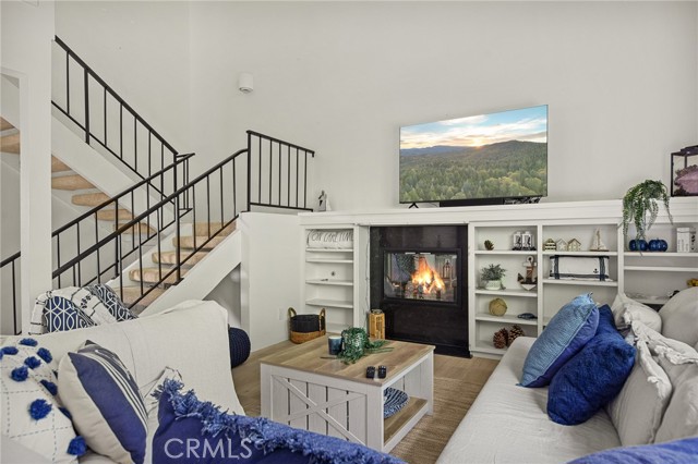 Detail Gallery Image 2 of 24 For 981 Lucerne Ln #3,  Lake Arrowhead,  CA 92352 - 1 Beds | 1/1 Baths