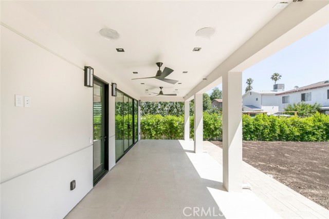 6426 Varna Avenue, Van Nuys CA: https://media.crmls.org/medias/f7aaa8c9-1992-4fd5-ab88-66814baae7c2.jpg
