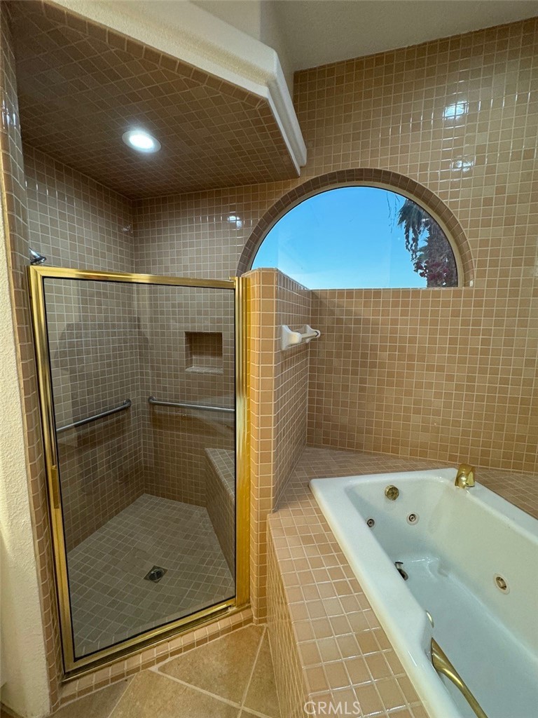 https://media.crmls.org/medias/f7ab1903-9ac7-4216-bb73-83eb734fba7f.jpg?preset=X-Large