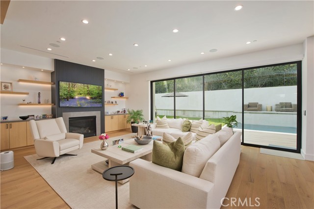 4143 Davana Road, Sherman Oaks CA: https://media.crmls.org/medias/f7ab6408-de50-4763-a07c-f1c6147c7f40.jpg