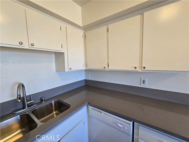 Detail Gallery Image 6 of 15 For 8342 Columbine Ave #D,  California City,  CA 93505 - 2 Beds | 1 Baths