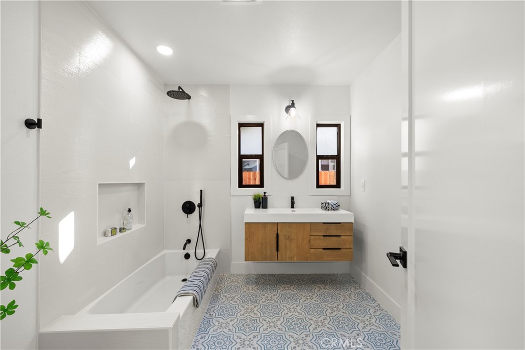 MLS #SR25268958 image #14