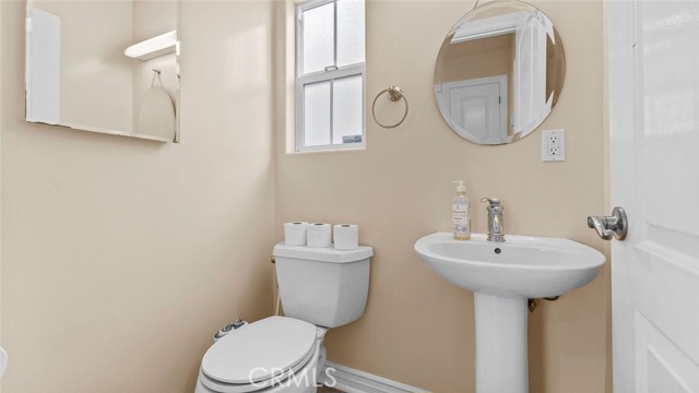 Detail Gallery Image 19 of 41 For 13769 13969 Cordary Ave, Hawthorne,  CA 90250 - 4 Beds | 2/1 Baths