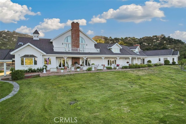 42580 Avenida Escala, Murrieta CA: https://media.crmls.org/medias/f7af990b-a7b1-4f80-b9bd-7ef331eb31d5.jpg