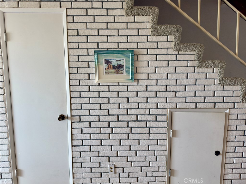 https://media.crmls.org/medias/f7afae4d-ed6d-454f-8627-413a8471a895.jpg?preset=X-Large