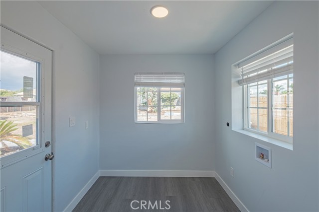 17196 Barbee St., Fontana CA: https://media.crmls.org/medias/f7b04fbc-eff2-48ca-bc8a-4d7075a55dc7.jpg