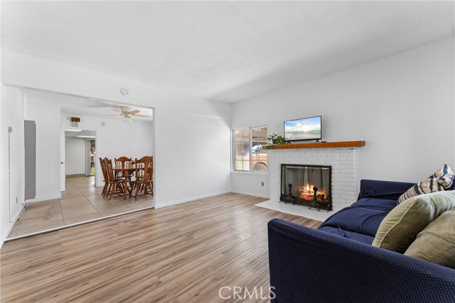 Detail Gallery Image 6 of 27 For 2414 W 6th Street, Santa Ana,  CA 92703 - 3 Beds | 1 Baths