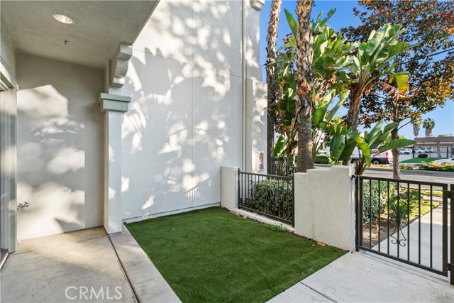 Image 3 of 30 For 52 Preston  