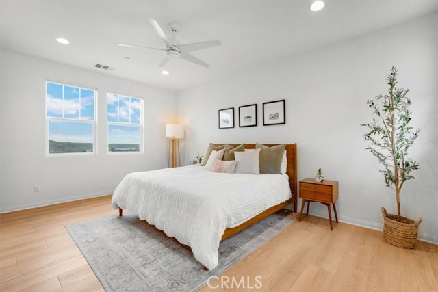 10243 Graphite Street, Spring Valley CA: https://media.crmls.org/medias/f7b11ed9-ccd9-4a5d-b6c0-420e75592b28.jpg