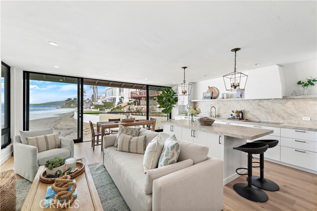 Detail Gallery Image 7 of 38 For 106 Blue Lagoon, Laguna Beach,  CA 92651 - 4 Beds | 3 Baths
