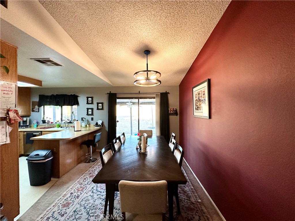 https://media.crmls.org/medias/f7b16d0c-8aab-4992-bacc-fdd5e2cd0cbe.jpg?preset=X-Large
