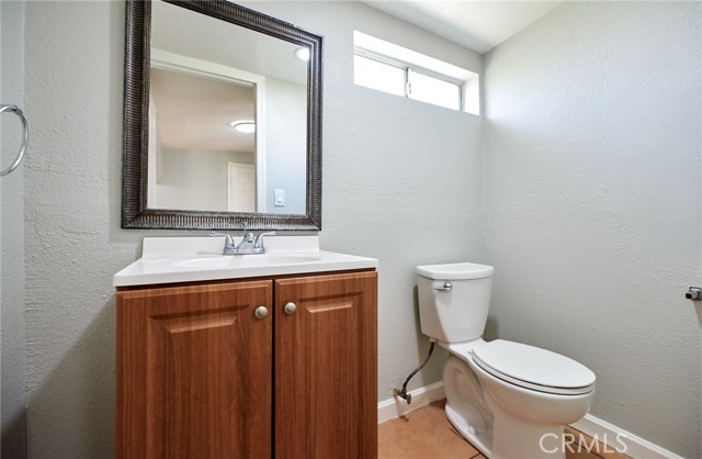 Detail Gallery Image 11 of 16 For 1469 Holly Ave, Colton,  CA 92324 - 2 Beds | 1/1 Baths