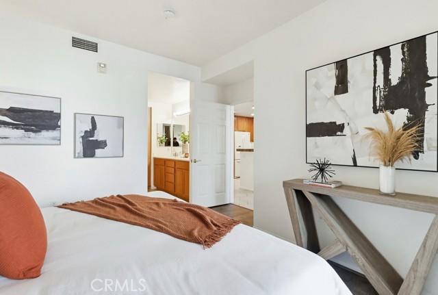 Image 15 of 75 For 13075 Pacific Promenade  115