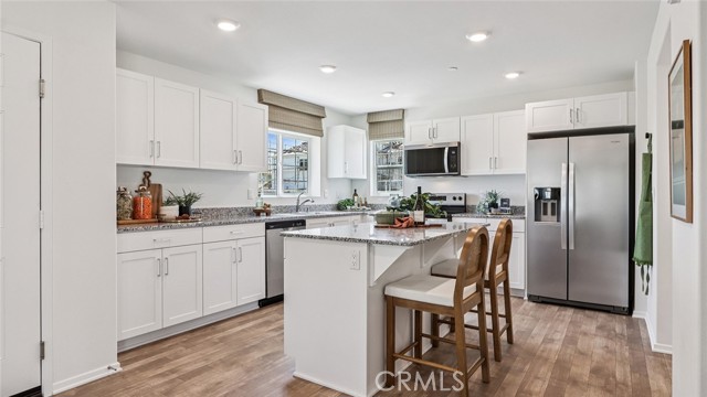 Detail Gallery Image 12 of 36 For 30968 Olas Ct, Lake Elsinore,  CA 92530 - 3 Beds | 2/1 Baths