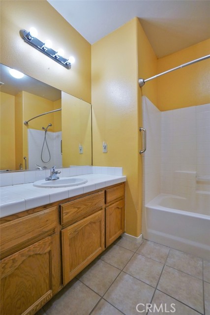 Detail Gallery Image 28 of 60 For 1484 Tulip St, Lemoore,  CA 93245 - 4 Beds | 2 Baths