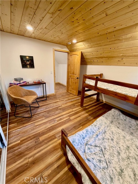 Detail Gallery Image 17 of 26 For 675 Pinnacle, Lake Arrowhead,  CA 92352 - 3 Beds | 2 Baths