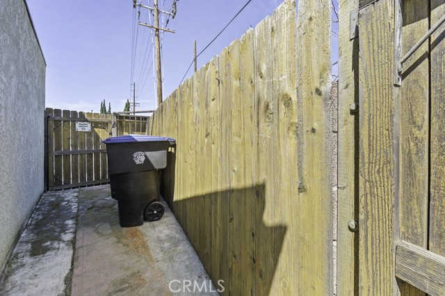 Detail Gallery Image 43 of 44 For 1832 N Brighton, Burbank,  CA 91506 - 2 Beds | 1 Baths