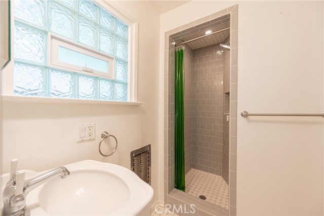 Detail Gallery Image 40 of 68 For 432 Fernwood Pacific, Topanga,  CA 90290 - 2 Beds | 2 Baths