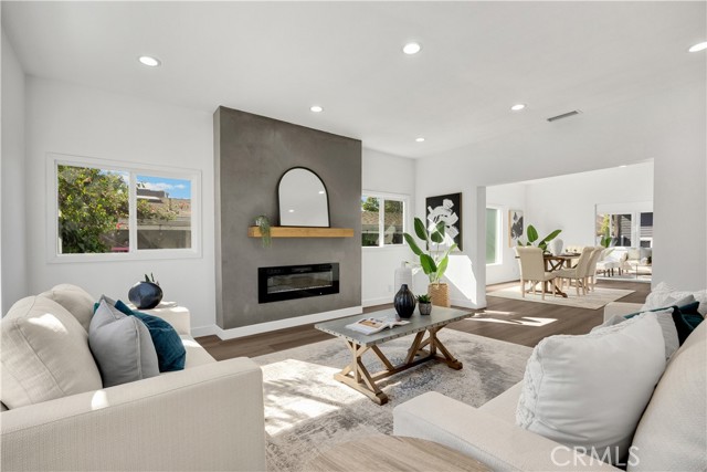 Detail Gallery Image 5 of 42 For 2301 9th, Los Angeles,  CA 90018 - 3 Beds | 3 Baths