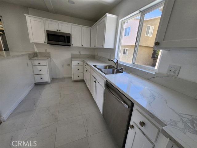 Detail Gallery Image 14 of 34 For 13801 Hoyt St #115,  Pacoima,  CA 91331 - 4 Beds | 4 Baths