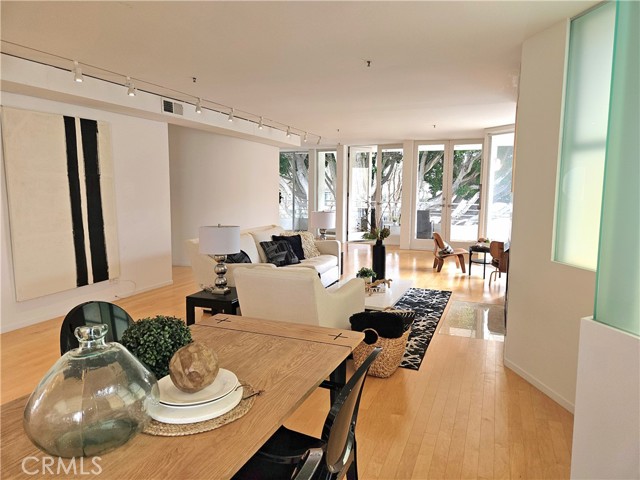 Detail Gallery Image 12 of 43 For 938 2nd St #301,  Santa Monica,  CA 90403 - 2 Beds | 2/1 Baths